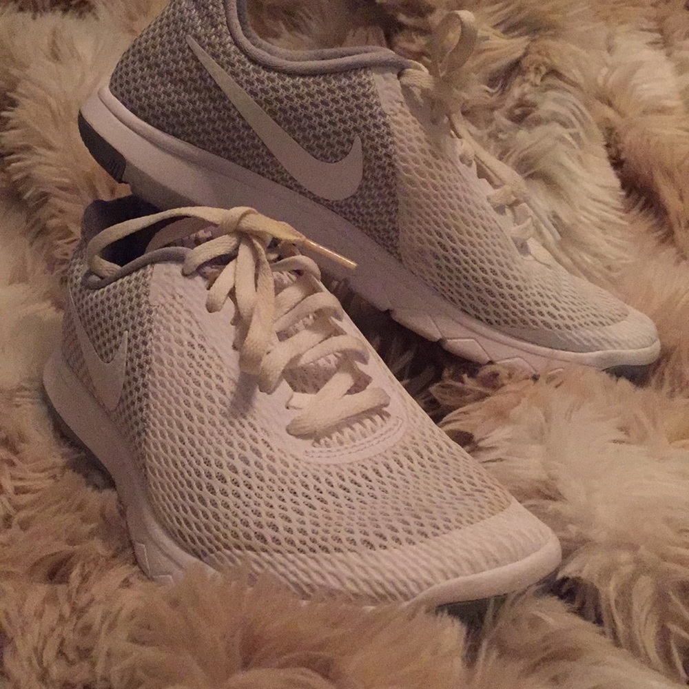 White NIKE Flex Experience